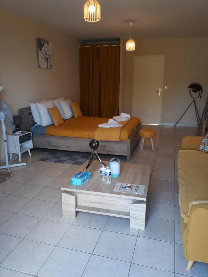 Hotes De L'Isle Saint-Medard-de-Mussidan Exterior photo